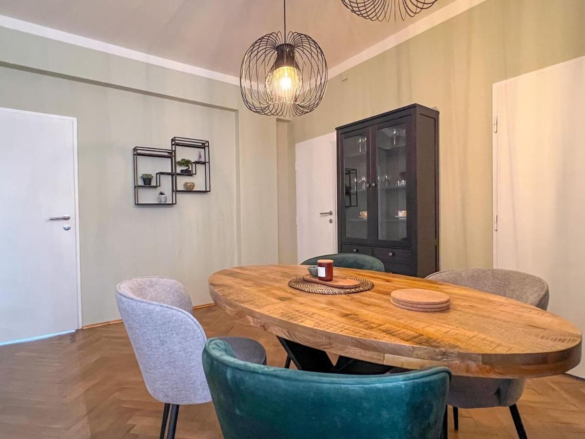 Appartamento 96m2 Of Comfort And Style: 4bd In Old Town *